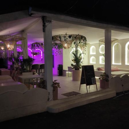 Playa Bonita Hotel & Beach Club Gili Air Exterior photo