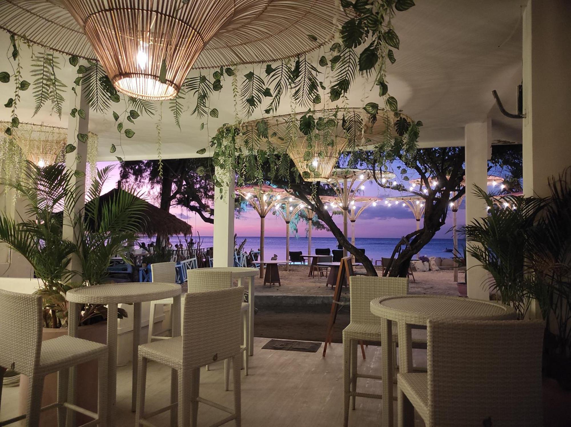 Playa Bonita Hotel & Beach Club Gili Air Exterior photo