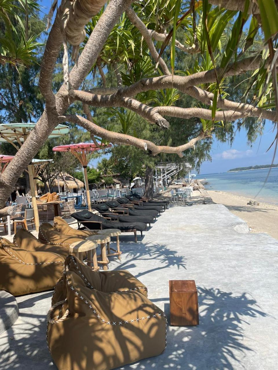 Playa Bonita Hotel & Beach Club Gili Air Exterior photo