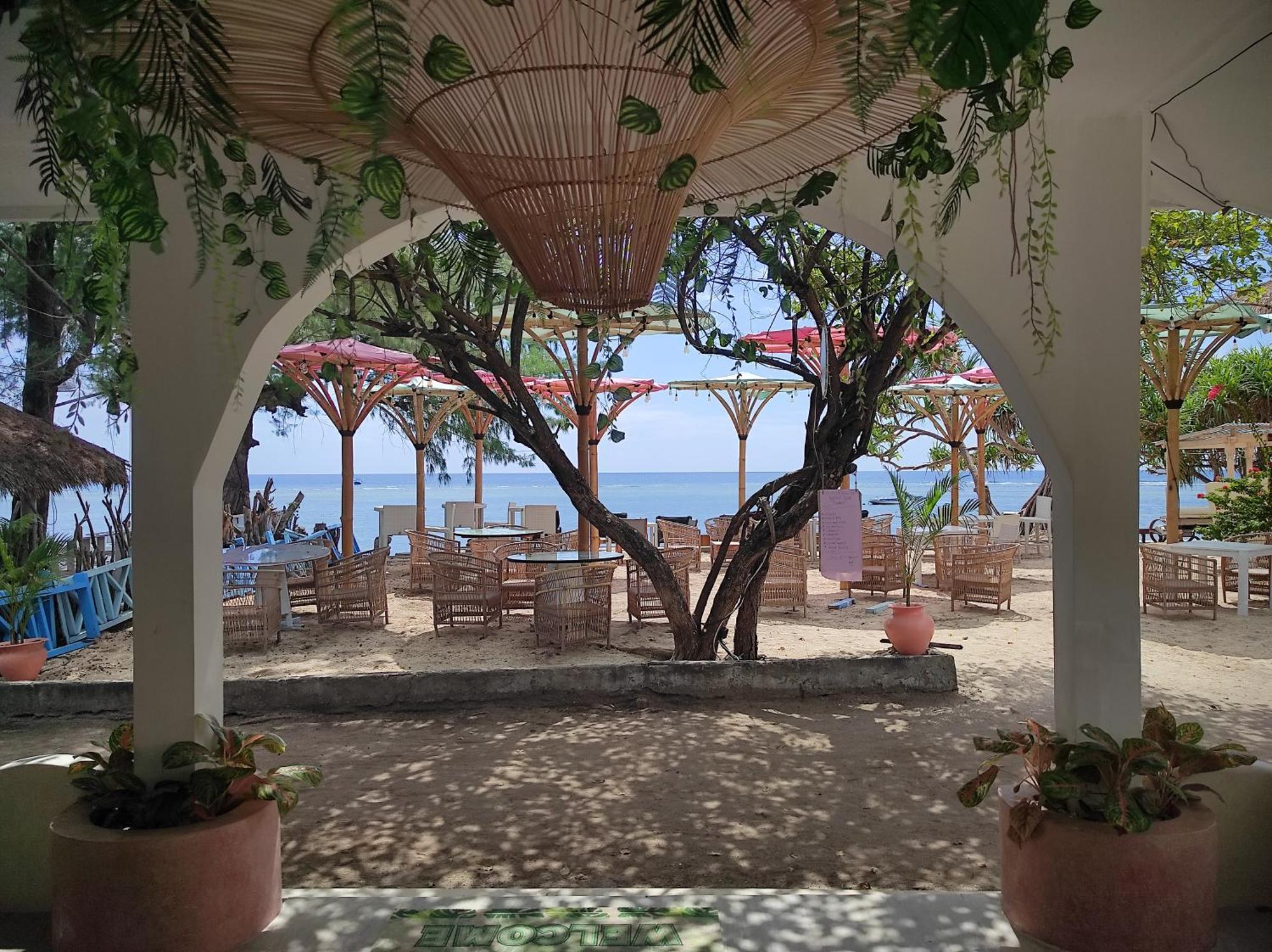 Playa Bonita Hotel & Beach Club Gili Air Exterior photo