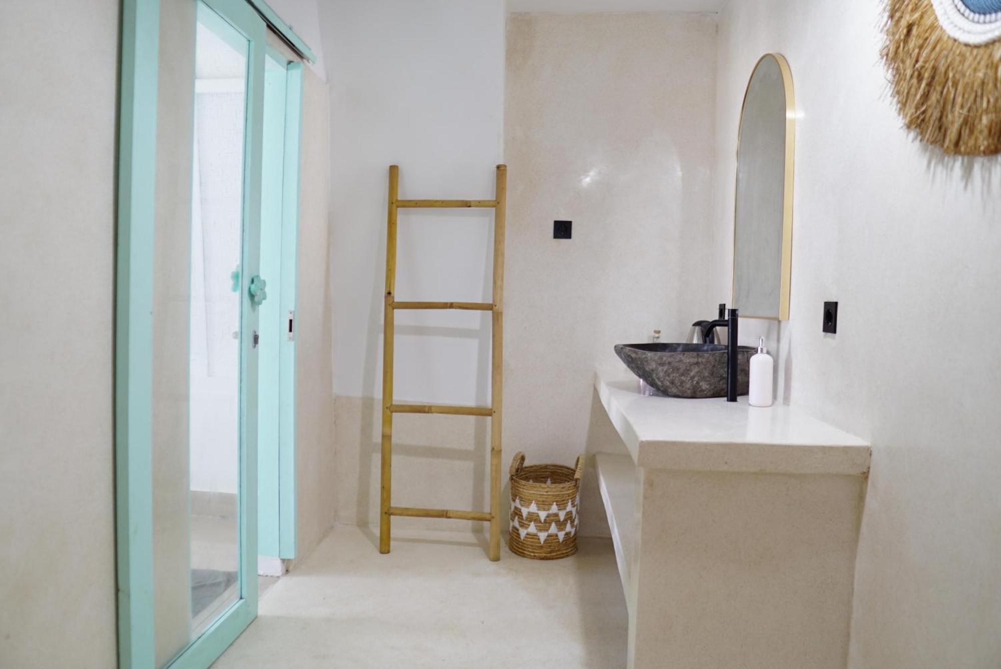 Playa Bonita Hotel & Beach Club Gili Air Exterior photo