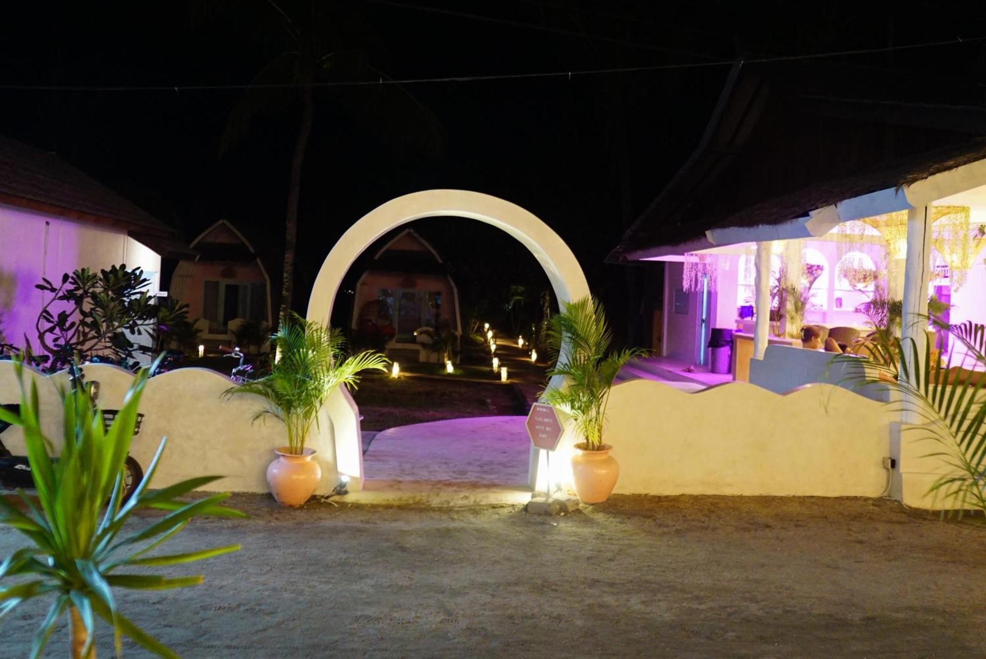 Playa Bonita Hotel & Beach Club Gili Air Exterior photo