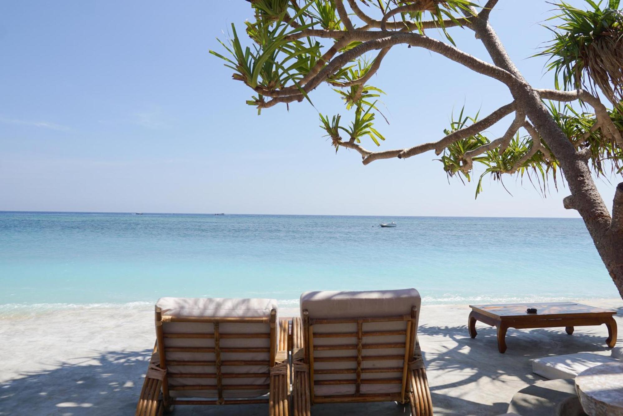 Playa Bonita Hotel & Beach Club Gili Air Exterior photo