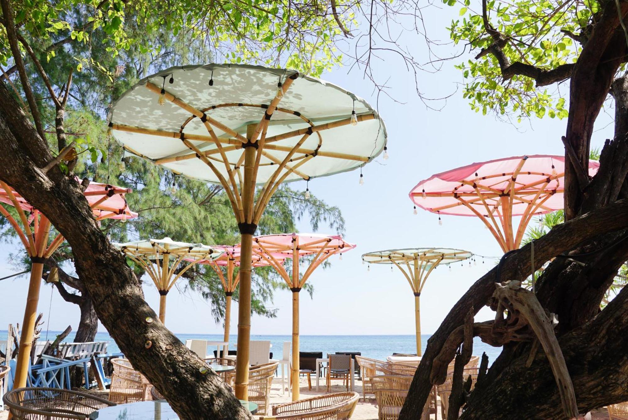 Playa Bonita Hotel & Beach Club Gili Air Exterior photo